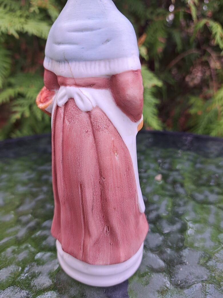 Figūriņa "Omīte ar groziņu"  h=17,5cm, Taizeme. Pliasa (Figur citi 30)